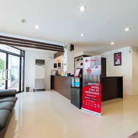 Reddoorz Premium @ Guadalupe Village ダバオ　シティ エクステリア 写真